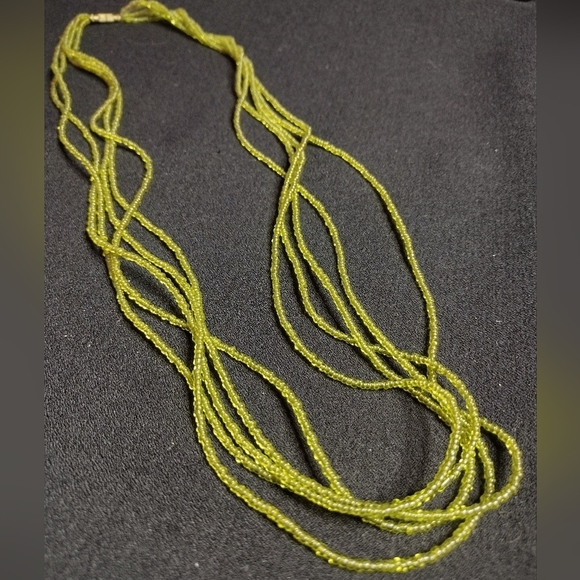 Vintage Multi strand Moss Green Beaded Necklace - Picture 2 of 9